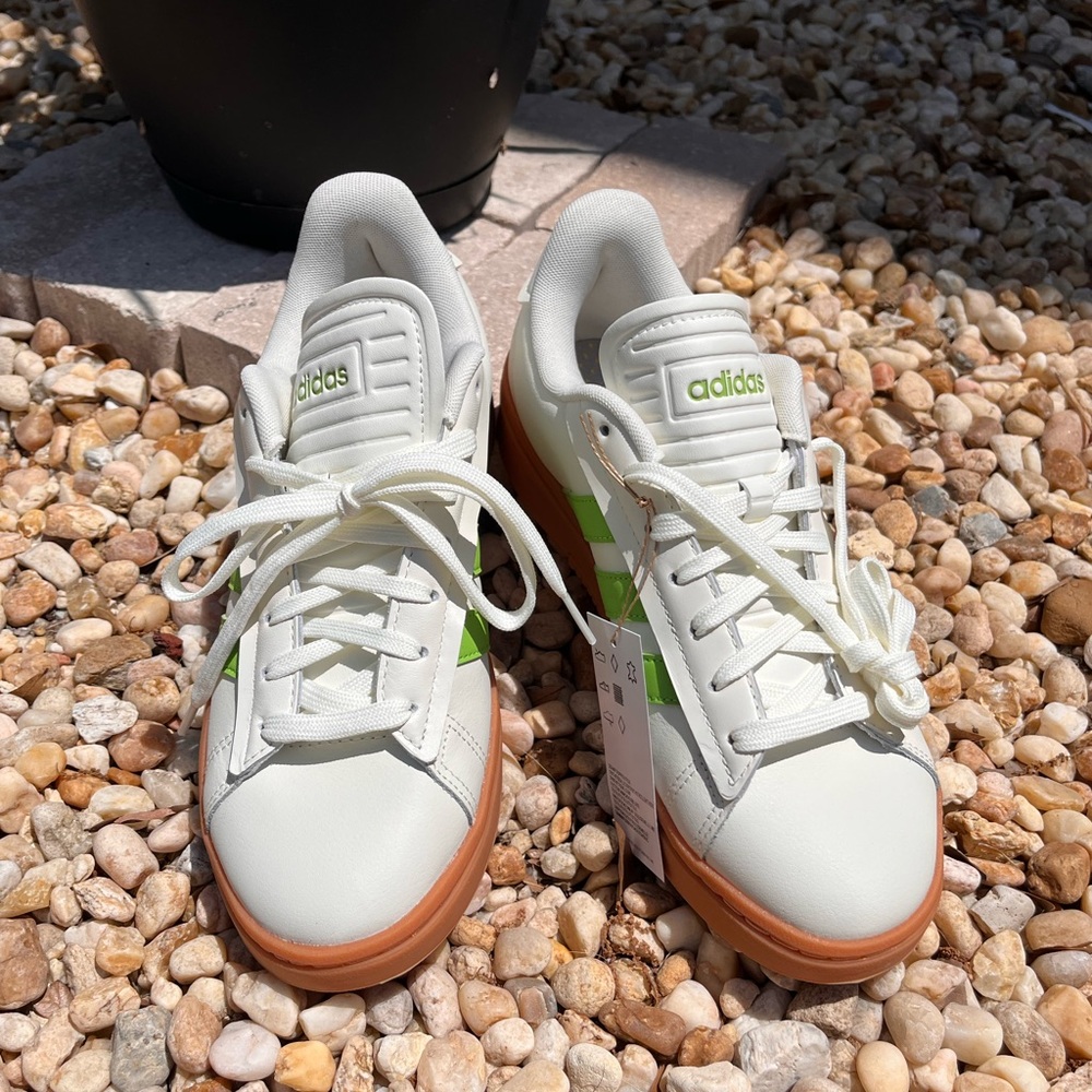 Adidas White and Green Sneakers NWT - Picture 8 of 9